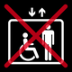 Svart fyrkant som innehåller en vit symbol. Symbolen föreställer en person i rullstol till vänster och en person som står till höger. En rektangulär ram i vitt ringar in personerna. Ovanför ramen finns två pilar. En pil pekar upp och en pekar ner. Hela fyrkanten är överkryssad med ett rött kryss. Bilden visar att byggnaden inte har någon hiss som är tillgänglig för person i rullstol.